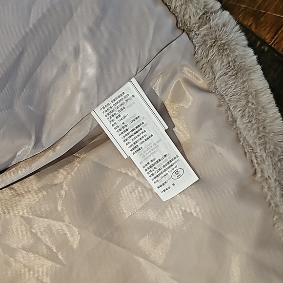 ABERCROMBIE & FITCH A&F mini puffer Sz M NEW with tags NWT taupe beige - Picture 3 of 7